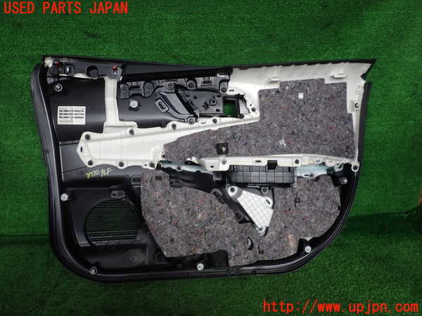2UPJ-9237301264]プリウス(MXWH60)左前ドア内張り 中古_4