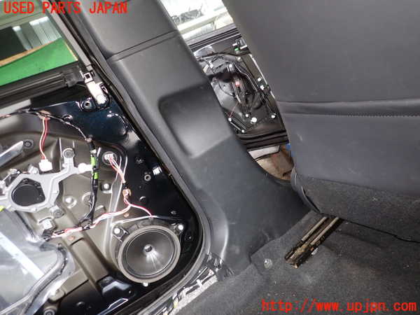 2UPJ-9237307670]プリウス(MXWH60)左センターピラートリム 中古_3