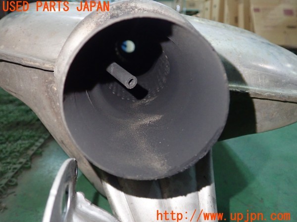 3UPJ=9237320152]ポルシェ カイエン S(9PA00 955型)純正 リアマフラー カット済み 2分割 中古_4