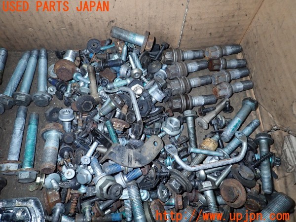 3UPJ=9237320720]ポルシェ カイエン S(9PA00 955型)ネジ・ナット・ステー類 セット ジャンク_4