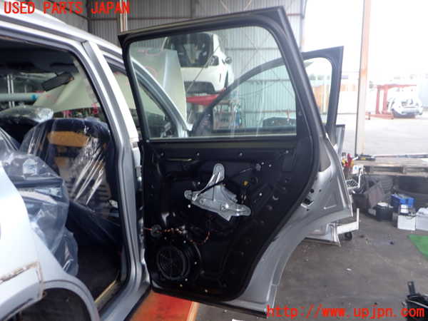 2UPJ-9237321290]ポルシェ・カイエン S(9PA00)右後ドア 中古(43R-001167 M391)_5