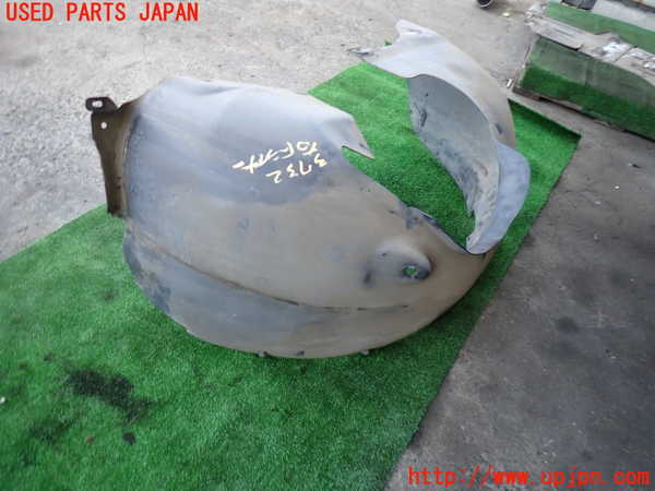2UPJ-9237321090]ポルシェ・カイエン S(9PA00)右前フェンダーライナー 中古_3