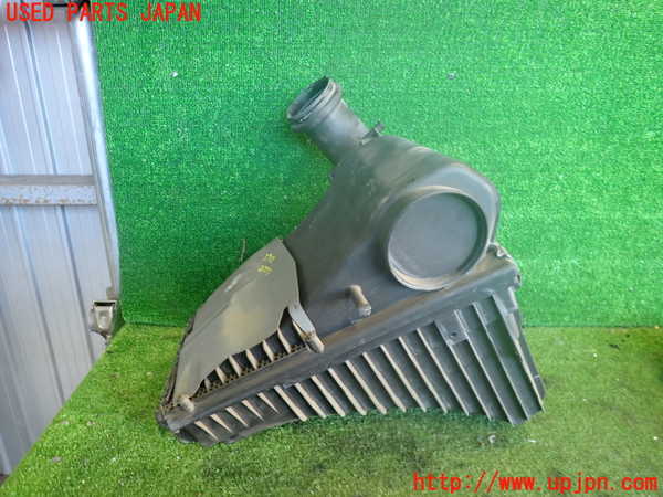 2UPJ-9237322560]ポルシェ・カイエン S(9PA00)エアクリーナーボックス 中古_2