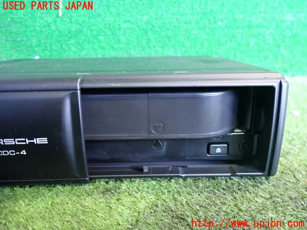 2UPJ-9237326505]ポルシェ・カイエン S(9PA00)CDチェンジャー 中古_2