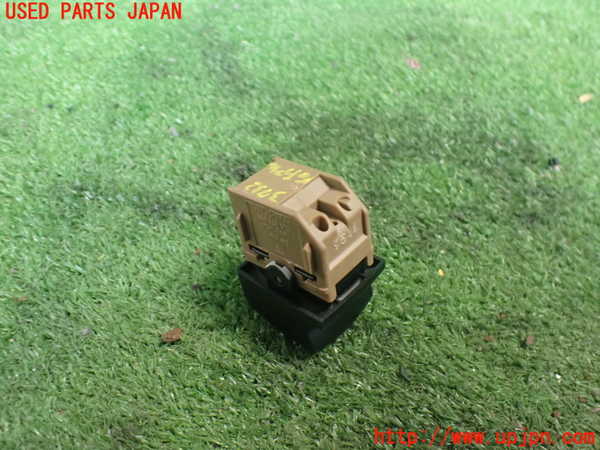 2UPJ-9237326240]ポルシェ・カイエン S(9PA00)右前パワーウィンドウスイッチ 中古_2