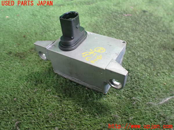 2UPJ-9237326382]ポルシェ・カイエン S(9PA00)センサー2 中古_2