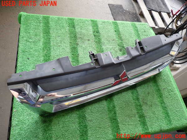 2UPJ-9237331050]パジェロ(V75W)ラジエターグリル 中古_3