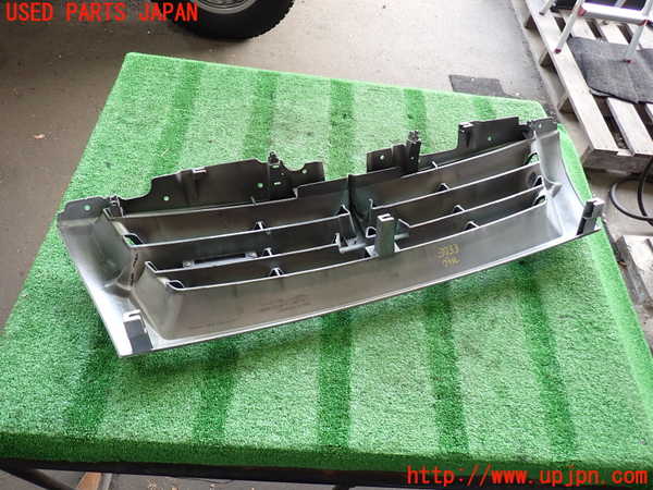 2UPJ-9237331050]パジェロ(V75W)ラジエターグリル 中古_4