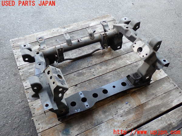 2UPJ-9237335285]パジェロ(V75W)フロントメンバー 中古_2