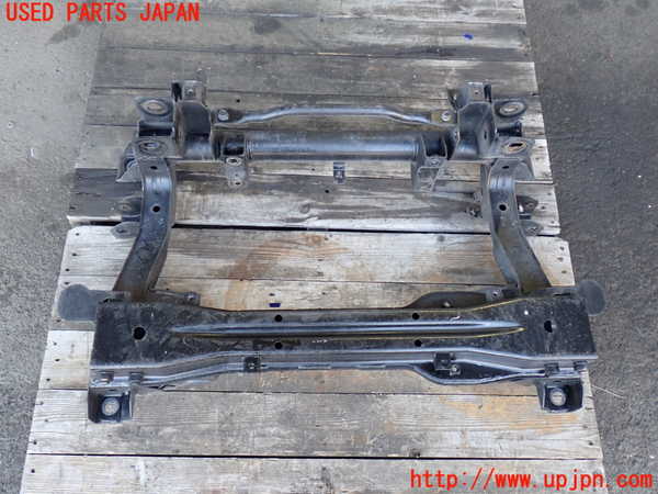 2UPJ-9237335285]パジェロ(V75W)フロントメンバー 中古_3