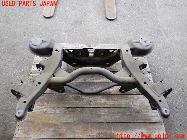 2UPJ-9237335295]パジェロ(V75W)リアメンバー 中古_2