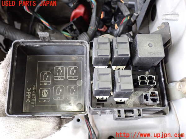 2UPJ-9237336743]パジェロ(V75W)ヒューズボックス3(EGルーム内助手席側) 中古_2