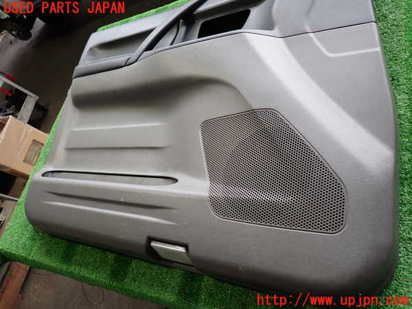 2UPJ-9237331264]パジェロ(V75W)左前ドア内張り 中古_2