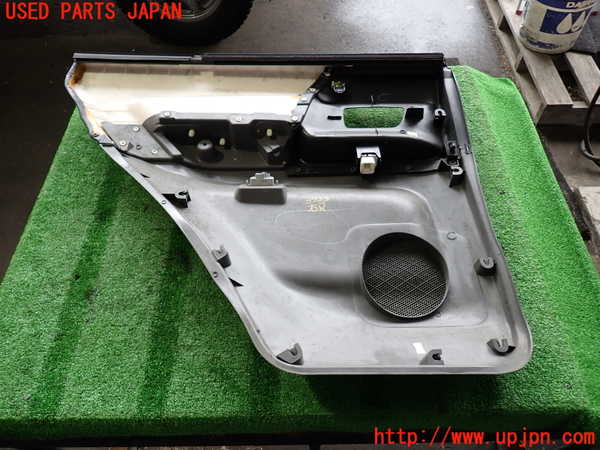 2UPJ-9237331294]パジェロ(V75W)右後ドア内張り 中古_5