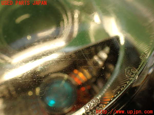 2UPJ-9237341130]VW ルポGTI(6EAVY)右ヘッドライト HID 中古_2