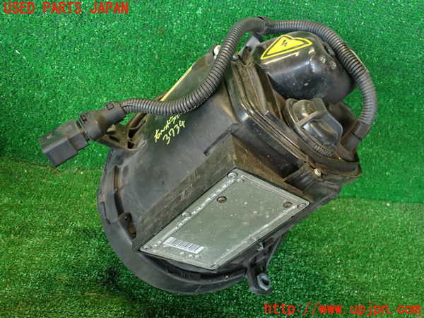 2UPJ-9237341130]VW ルポGTI(6EAVY)右ヘッドライト HID 中古_3