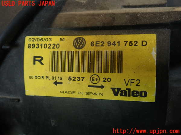 2UPJ-9237341130]VW ルポGTI(6EAVY)右ヘッドライト HID 中古_4