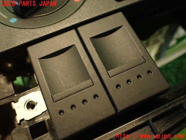 2UPJ-9237346066]VW ルポGTI(6EAVY)エアコンスイッチ1 中古_2