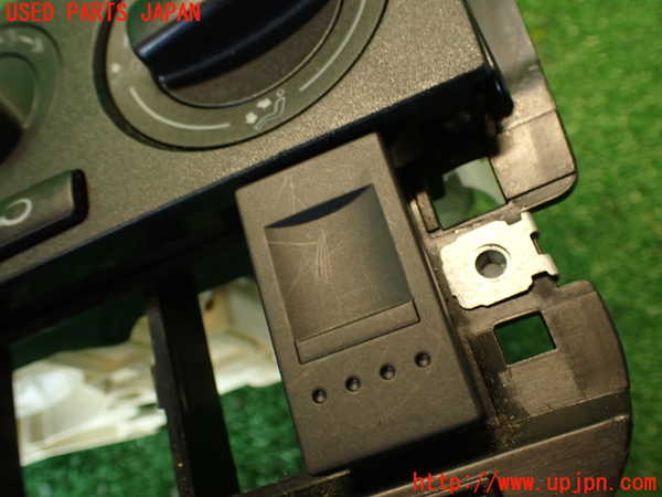 2UPJ-9237346066]VW ルポGTI(6EAVY)エアコンスイッチ1 中古_3