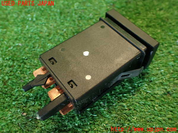 2UPJ-9237346300]VW ルポGTI(6EAVY)デフォッガースイッチ 中古_3