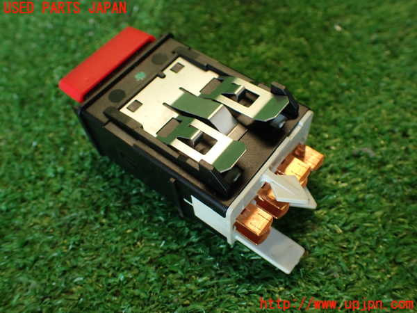 2UPJ-9237346290]VW ルポGTI(6EAVY)ハザードスイッチ 中古_3