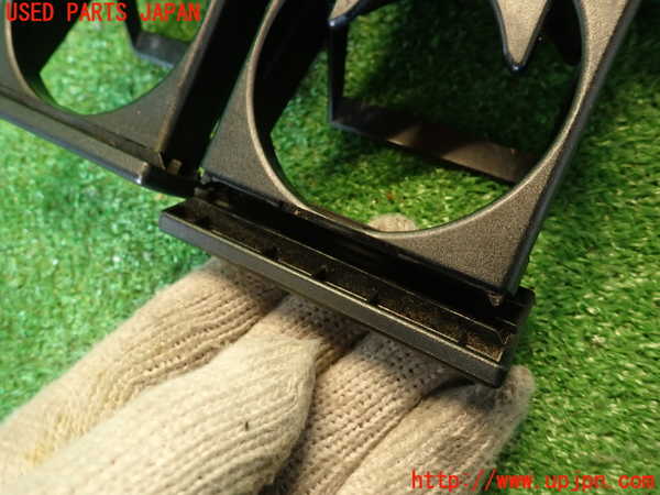 2UPJ-9237347810]VW ルポGTI(6EAVY)ドリンクホルダー (ジャンク品) 中古_4