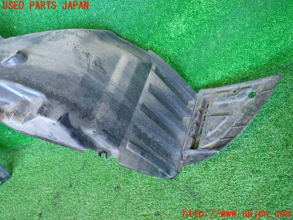 2UPJ-9237351090]コルト ラリーアート バージョンR(Z27AG)右前フェンダーライナー 中古_2