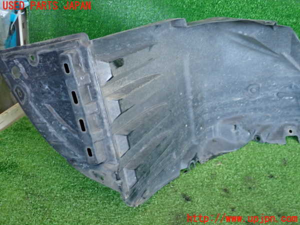 2UPJ-9237351090]コルト ラリーアート バージョンR(Z27AG)右前フェンダーライナー 中古_4