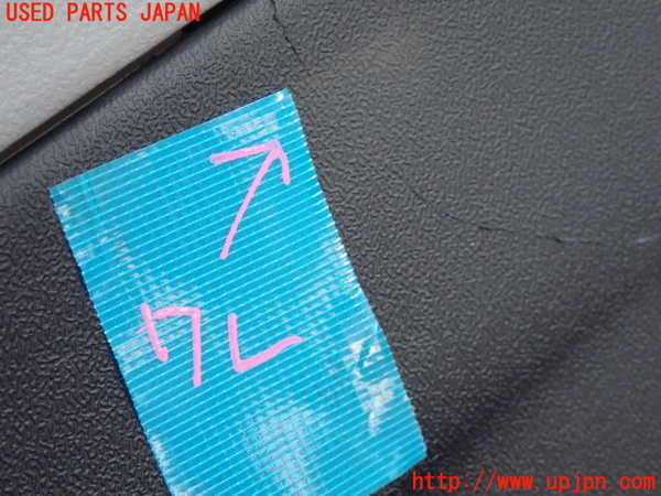 2UPJ-9237357680]コルト ラリーアート バージョンR(Z27AG)左リアピラートリム 中古_4