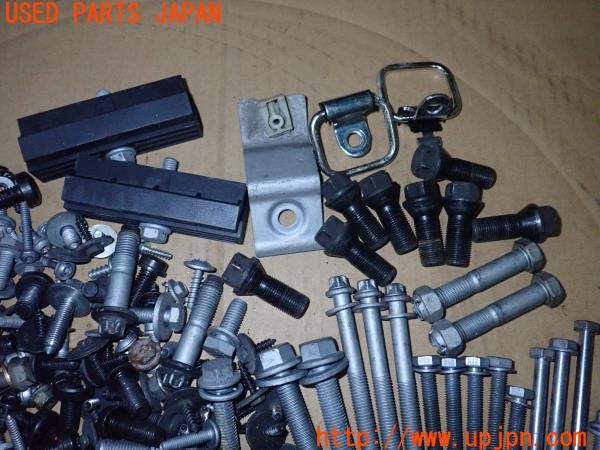 3UPJ=9237360720]BMW 523i(XG20 F10)ネジ・ナット・ステー類 セット ジャンク_2