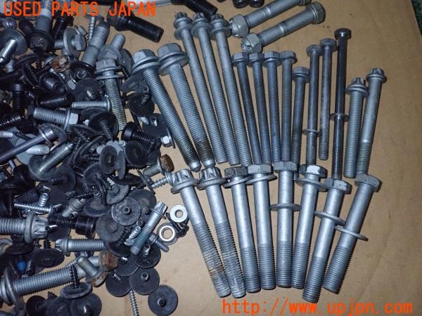 3UPJ=9237360720]BMW 523i(XG20 F10)ネジ・ナット・ステー類 セット ジャンク_3