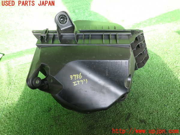 2UPJ-9237362560]BMW 523i F10(XG20)エアクリーナーボックス 中古_3