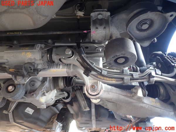2UPJ-9237365295]BMW 523i F10(XG20)リアメンバー 中古_2