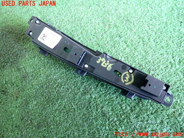 2UPJ-9237366308]BMW 523i F10(XG20)スイッチ3(横滑り防止OFF 走行モード パーキングソナー) 中古_2