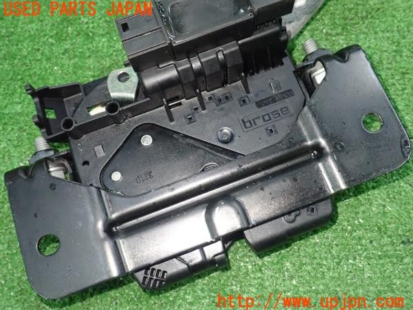 3UPJ=9237370566]BMW 523i ツーリング(MT25 F11)純正 163672-10 バックドアロックアクチュエーター 中古_3