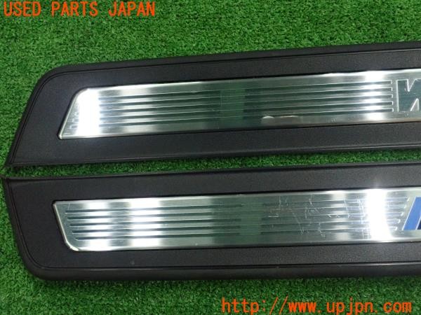 3UPJ=9237370616]BMW 523i ツーリング(MT25 F11)純正 103334 スカッフプレート 中古_2