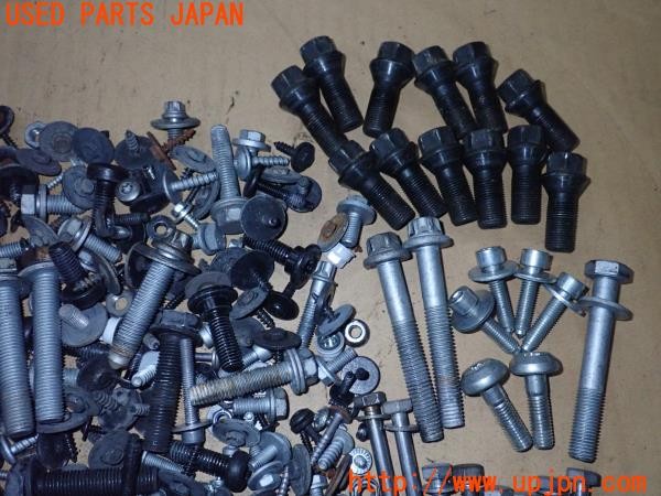 3UPJ=9237370720]BMW 523i ツーリング(MT25 F11)ネジ・ナット・ステー類 セット ジャンク_2
