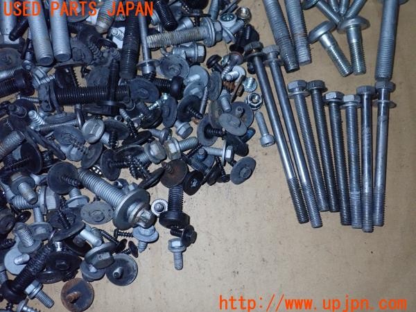 3UPJ=9237370720]BMW 523i ツーリング(MT25 F11)ネジ・ナット・ステー類 セット ジャンク_3