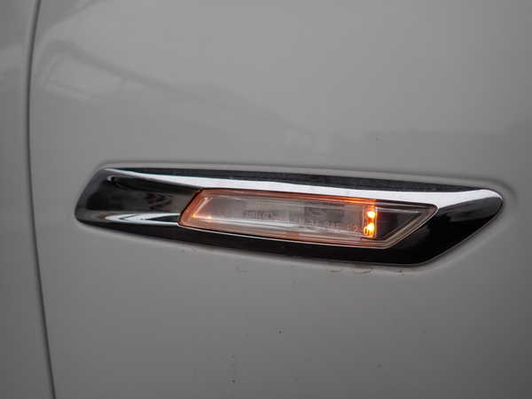 2UPJ-9237371080]BMW 523i ツーリング(MT25)(F11)右前フェンダー 中古_4