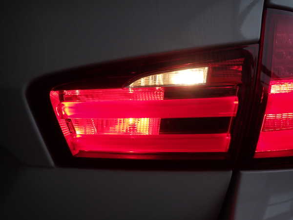 2UPJ-9237371550]BMW 523i ツーリング(MT25)(F11)右リアフィニッシャー 中古_5