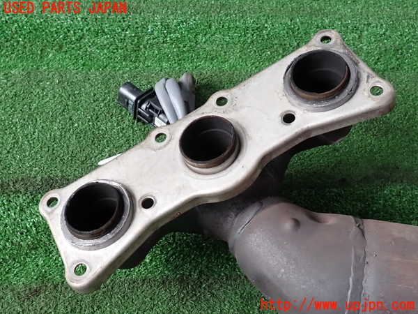 2UPJ-9237372042]BMW 523i ツーリング(MT25)(F11)エキマニ2 触媒 マニバーター 中古_3
