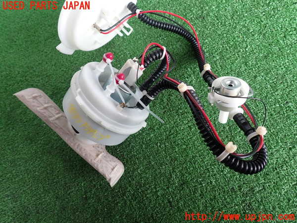 2UPJ-9237372510]BMW 523i ツーリング(MT25)(F11)燃料ポンプ 中古_2