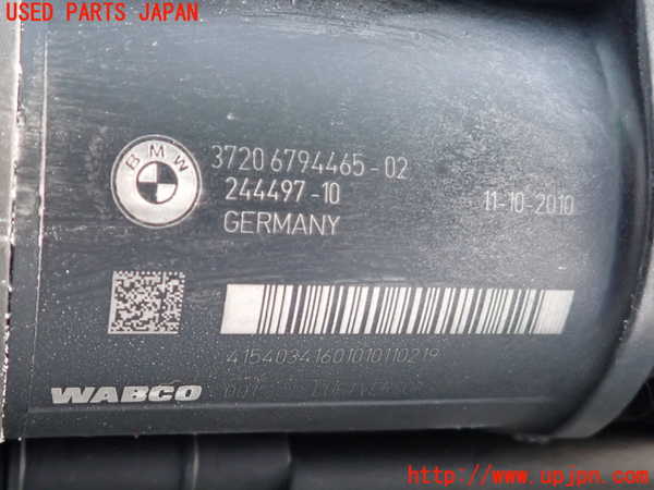 2UPJ-9237375535]BMW 523i ツーリング(MT25)(F11)エアサスポンプ 中古_2