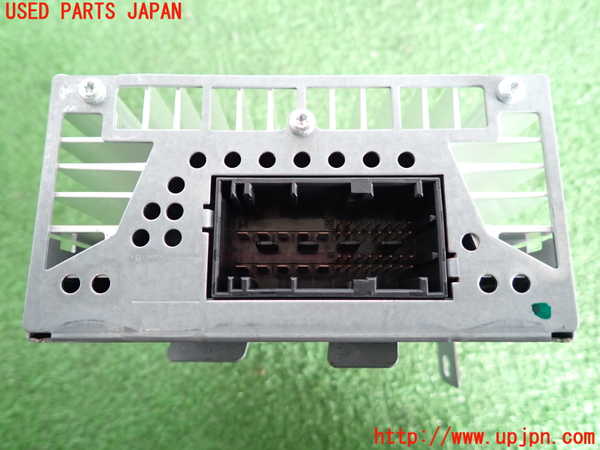 2UPJ-9237376525]BMW 523i ツーリング(MT25)(F11)アンプ 中古_5