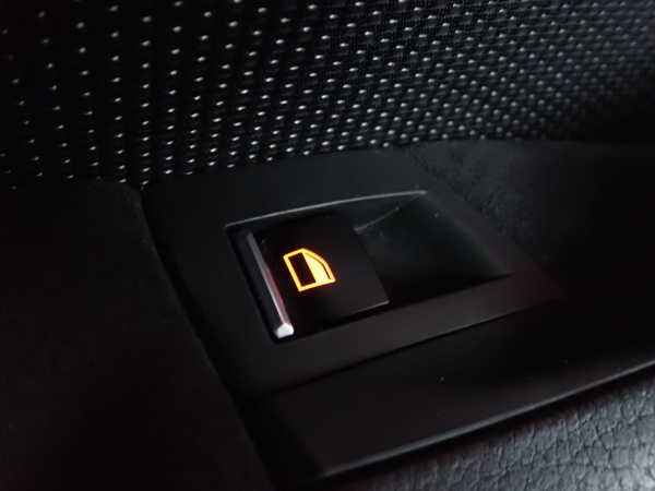 2UPJ-9237376245]BMW 523i ツーリング(MT25)(F11)左前パワーウィンドウスイッチ 中古_4