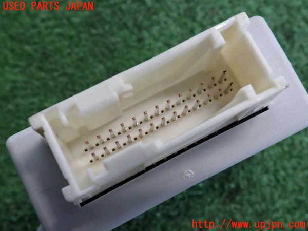 2UPJ-9237376153]BMW 523i ツーリング(MT25)(F11)コンピューター8 中古_4