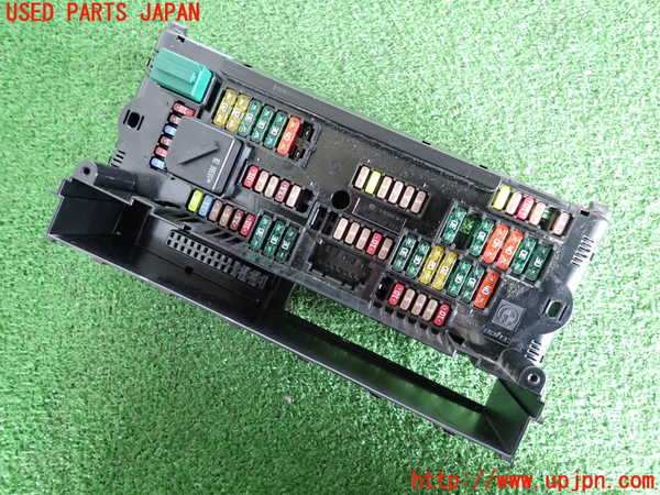 2UPJ-9237376742]BMW 523i ツーリング(MT25)(F11)ヒューズボックス2 中古_1