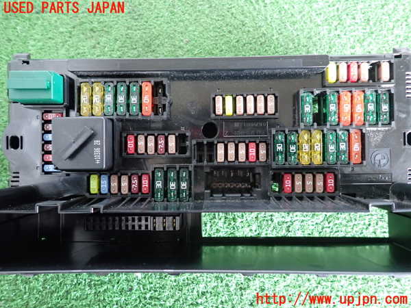 2UPJ-9237376742]BMW 523i ツーリング(MT25)(F11)ヒューズボックス2 中古_4