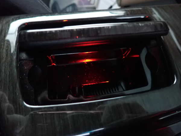 2UPJ-9237377821]BMW 523i ツーリング(MT25)(F11)灰皿1 中古_5