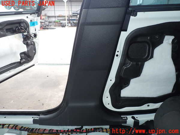 2UPJ-9237377665]BMW 523i ツーリング(MT25)(F11)右センターピラートリム 中古_3